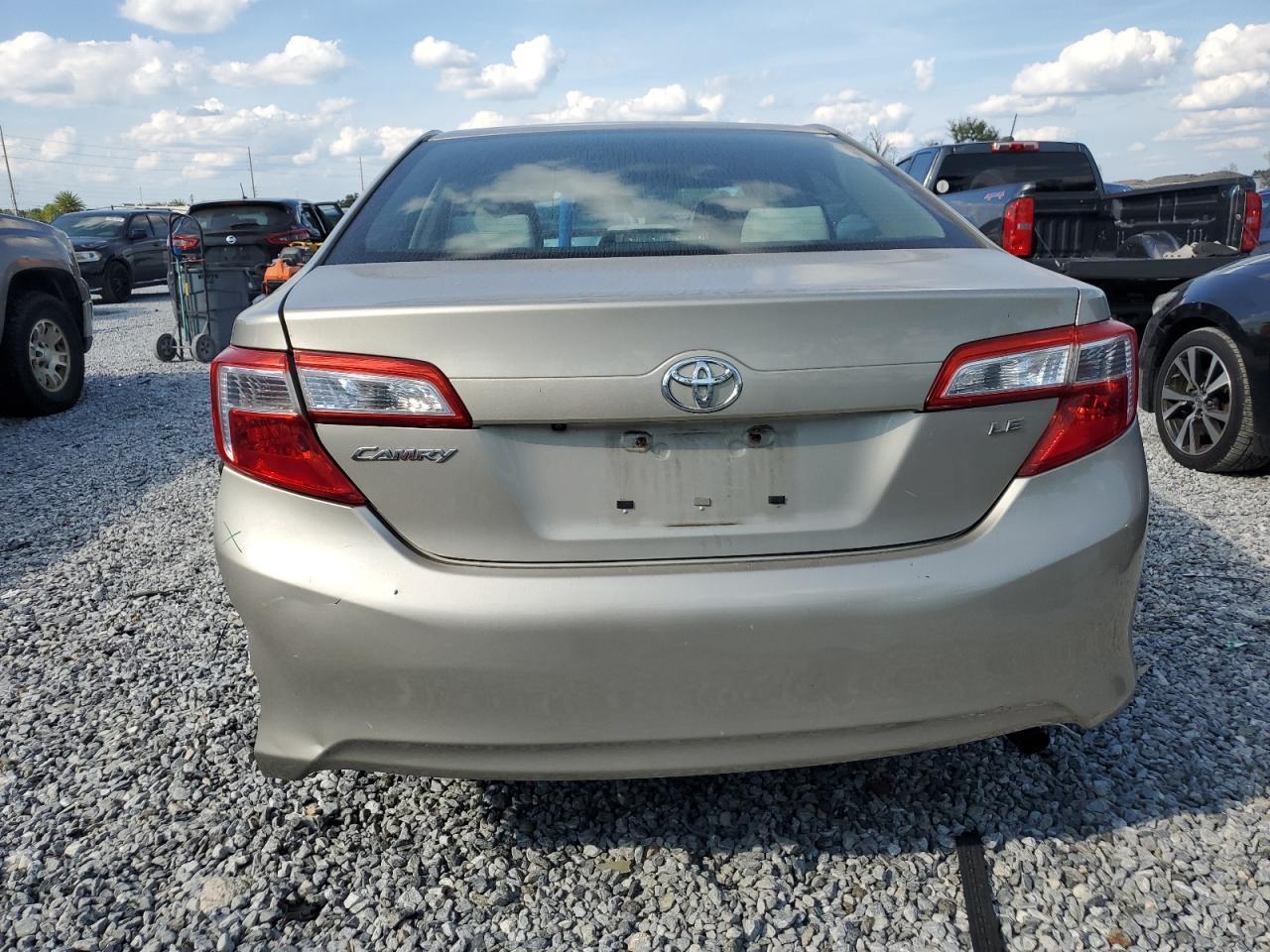 2014 TOYOTA CAMRY