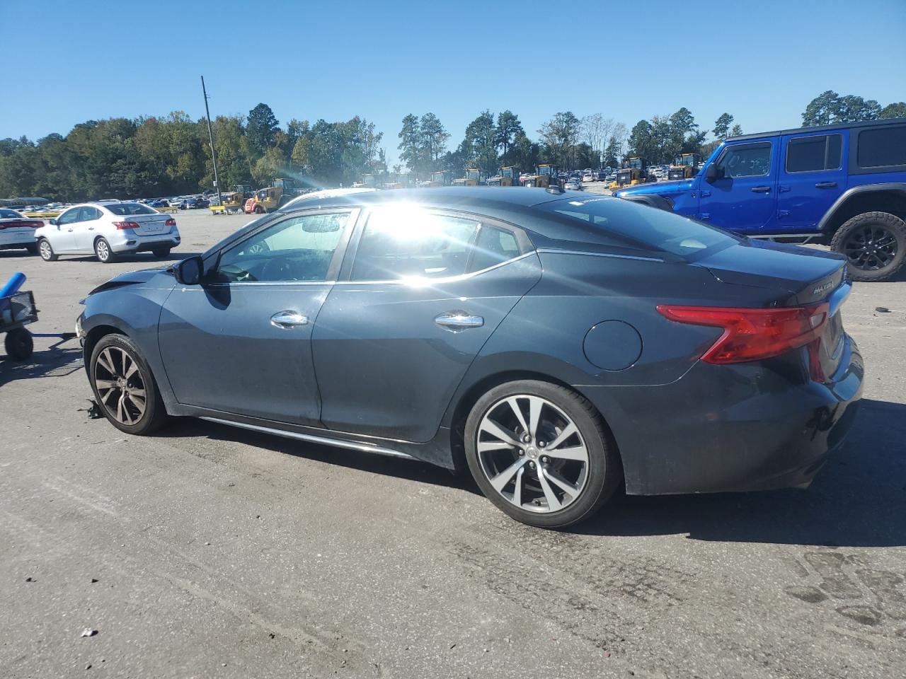 2016 NISSAN Maxima