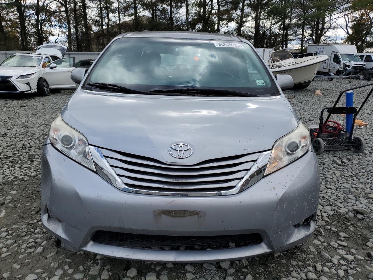 2017 TOYOTA SIENNA