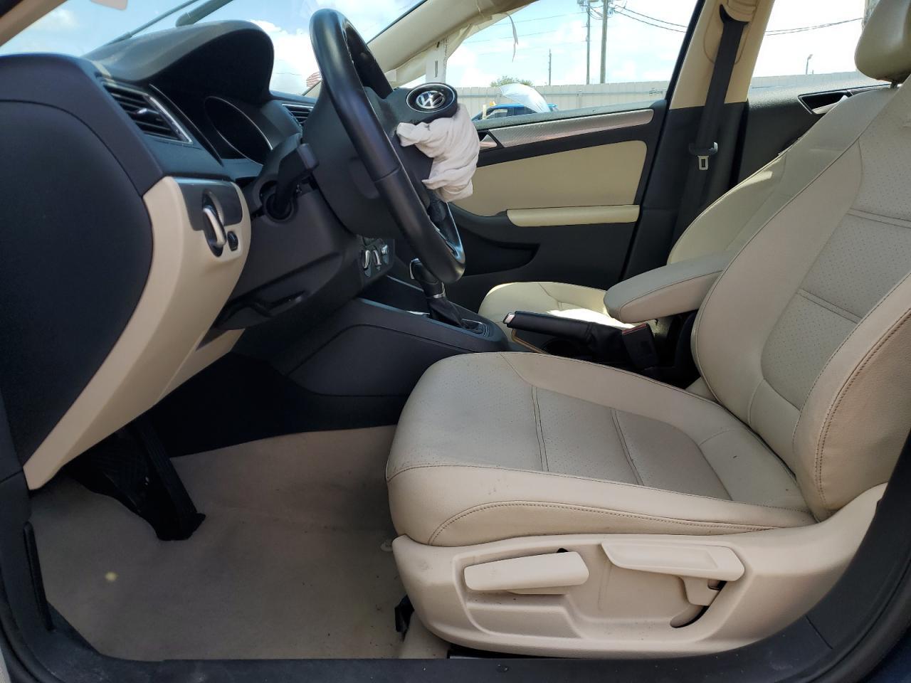 2016 VOLKSWAGEN JETTA