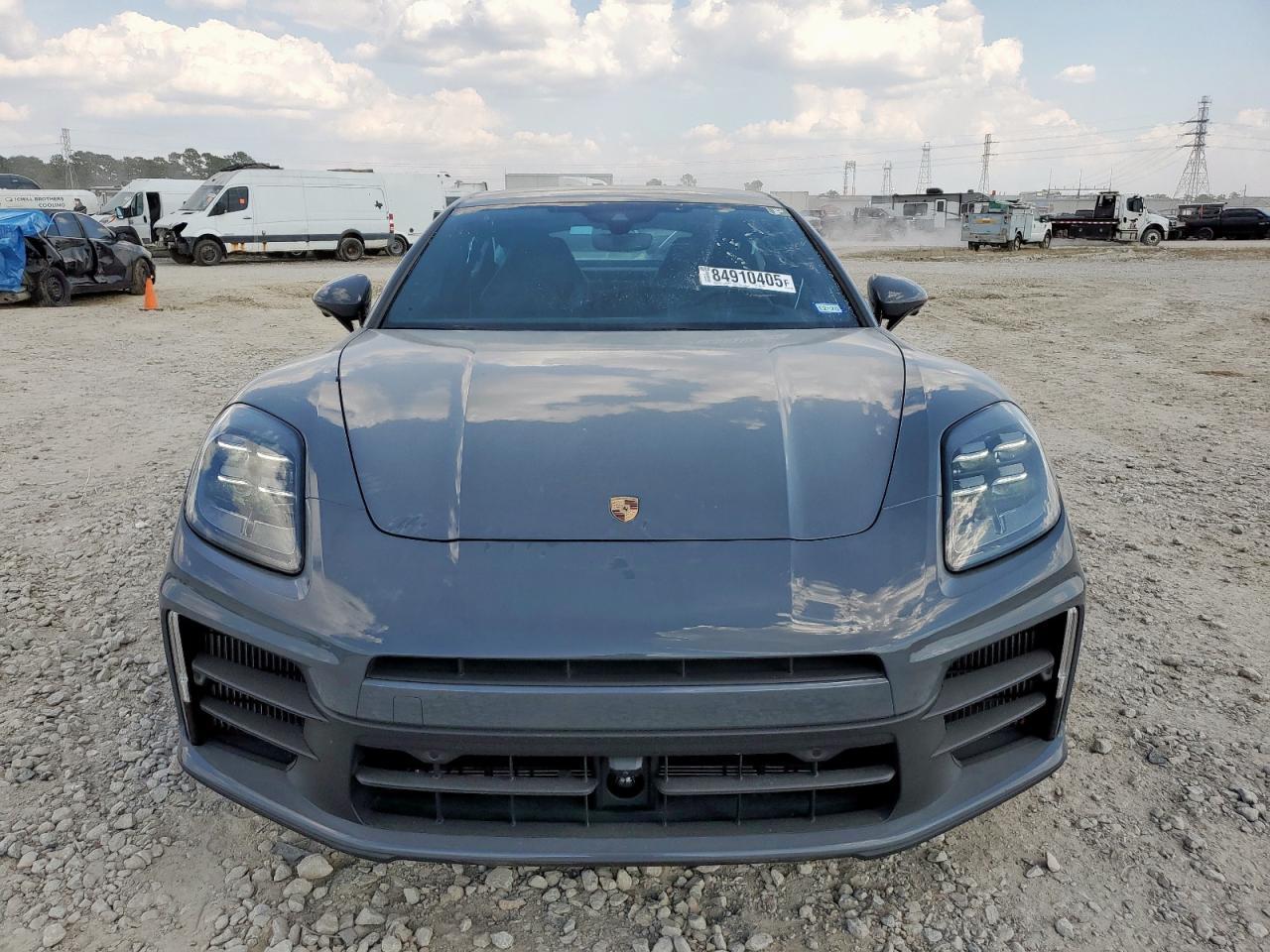 2025 PORSCHE Panamera