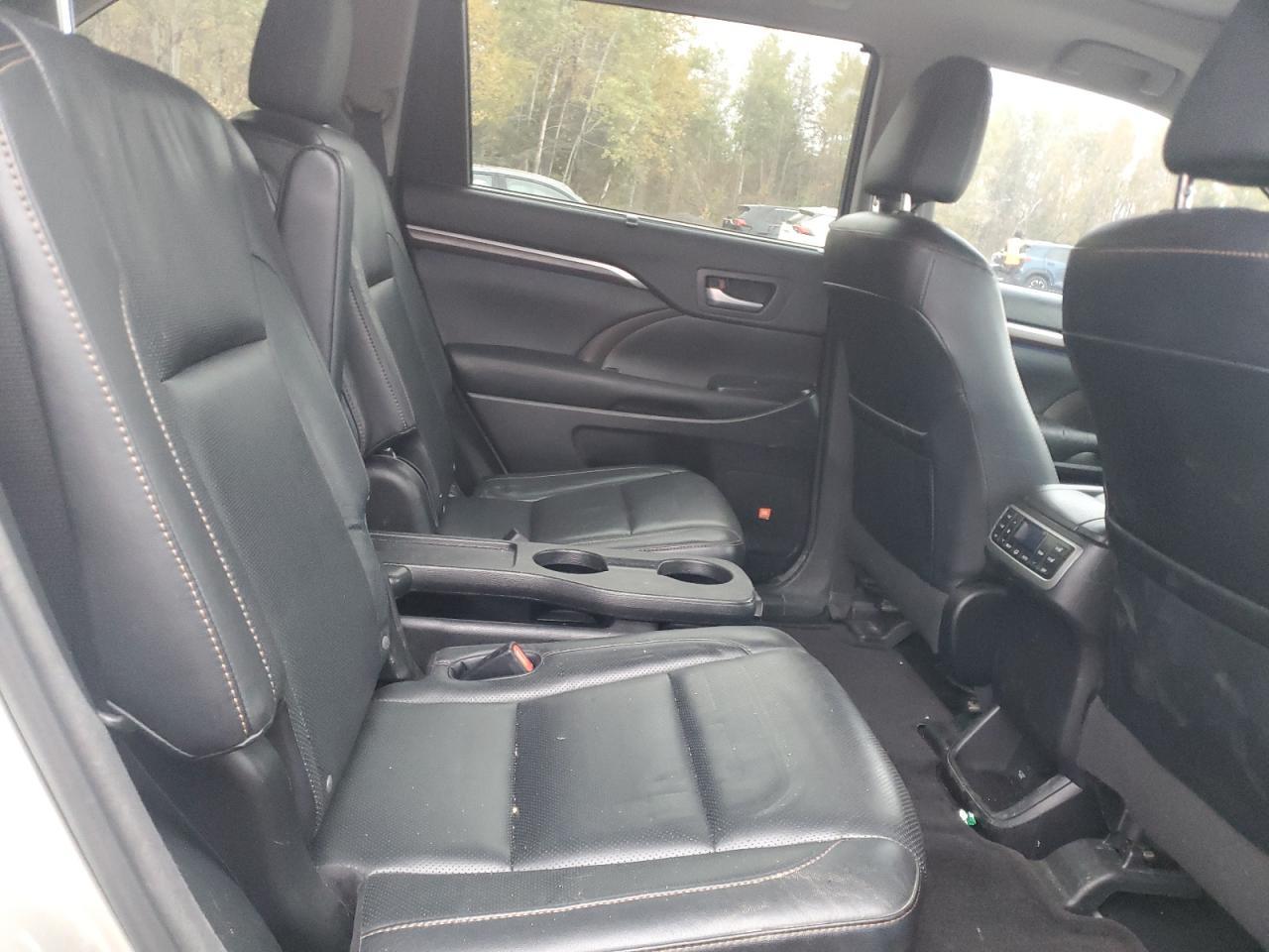 2016 TOYOTA HIGHLANDER