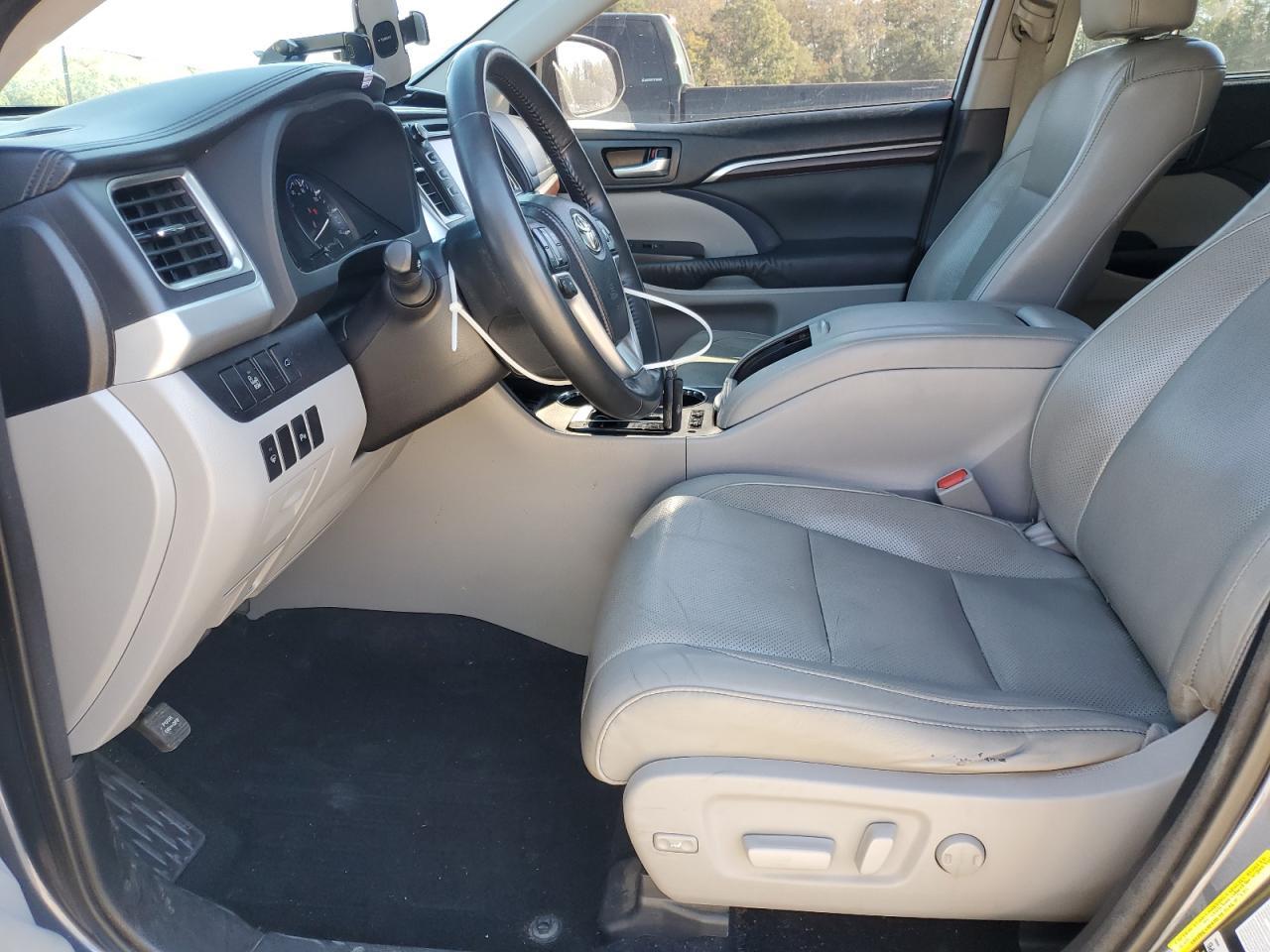 2015 TOYOTA HIGHLANDER