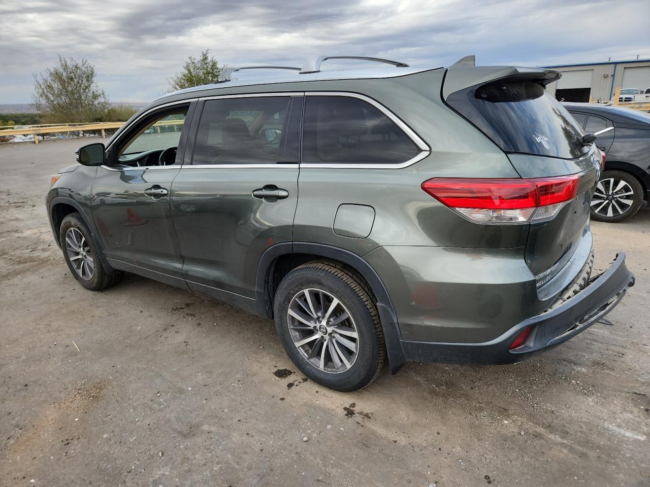 2017 TOYOTA HIGHLANDER