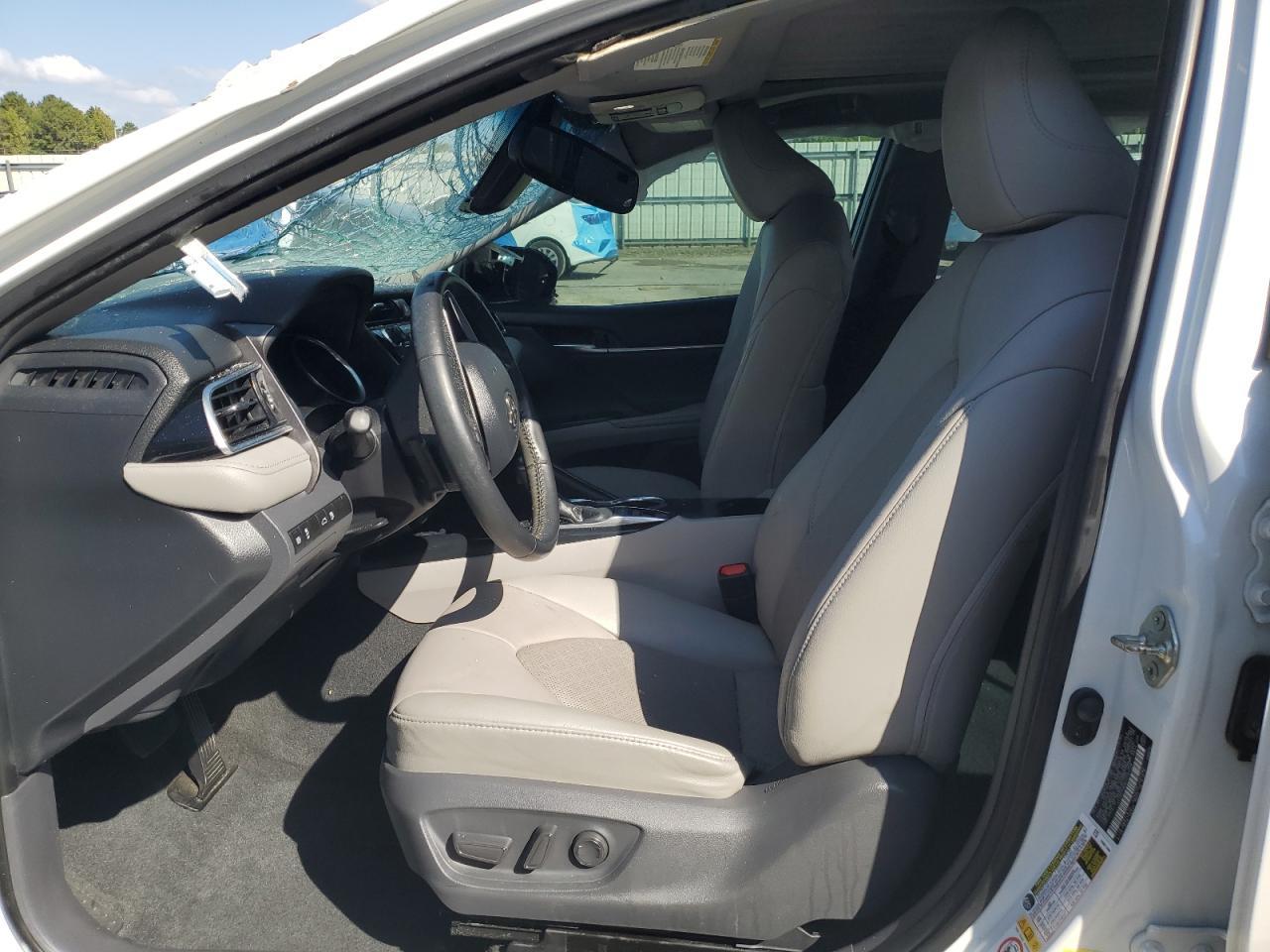 2018 TOYOTA CAMRY