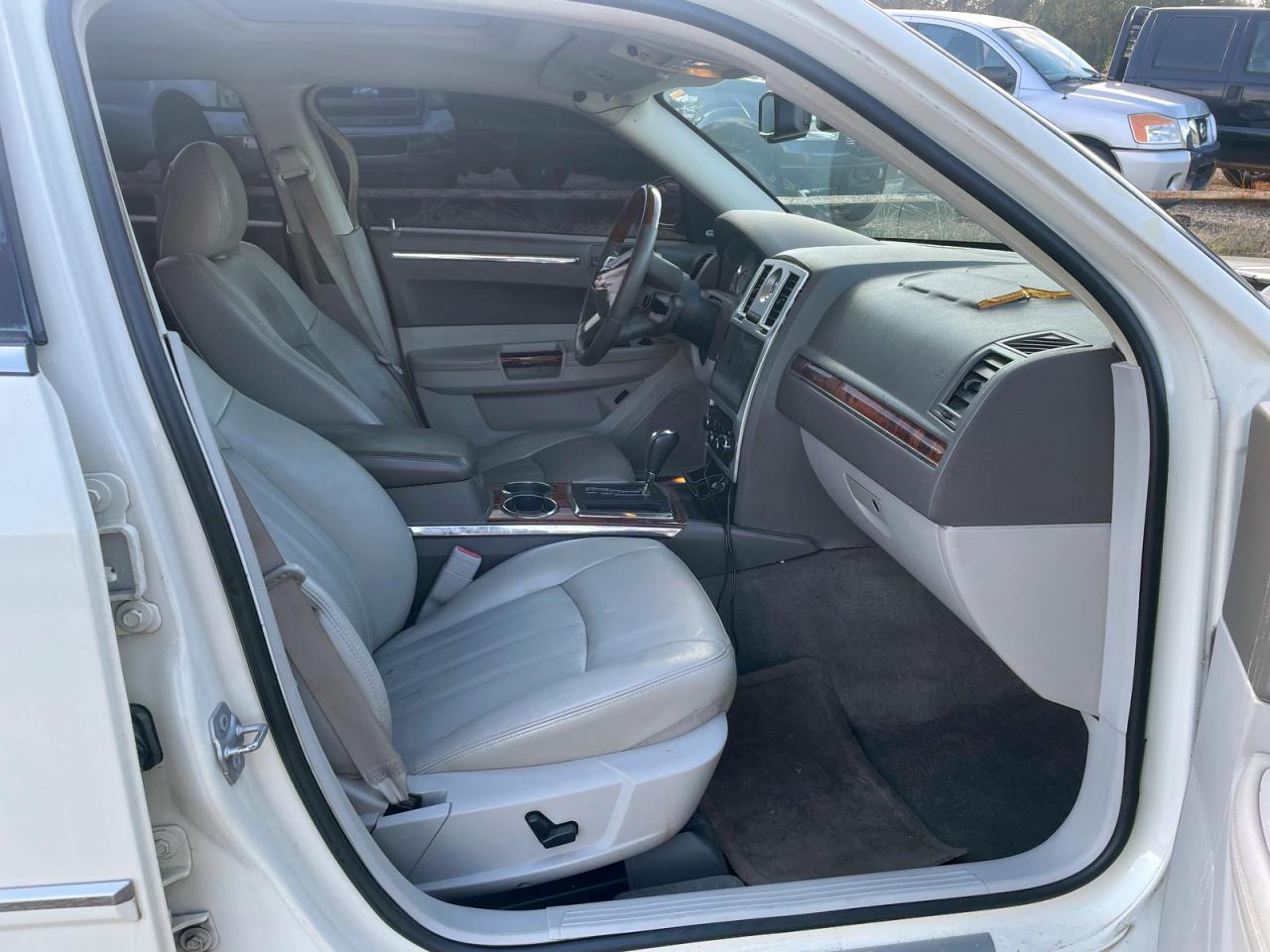 2010 CHRYSLER 300