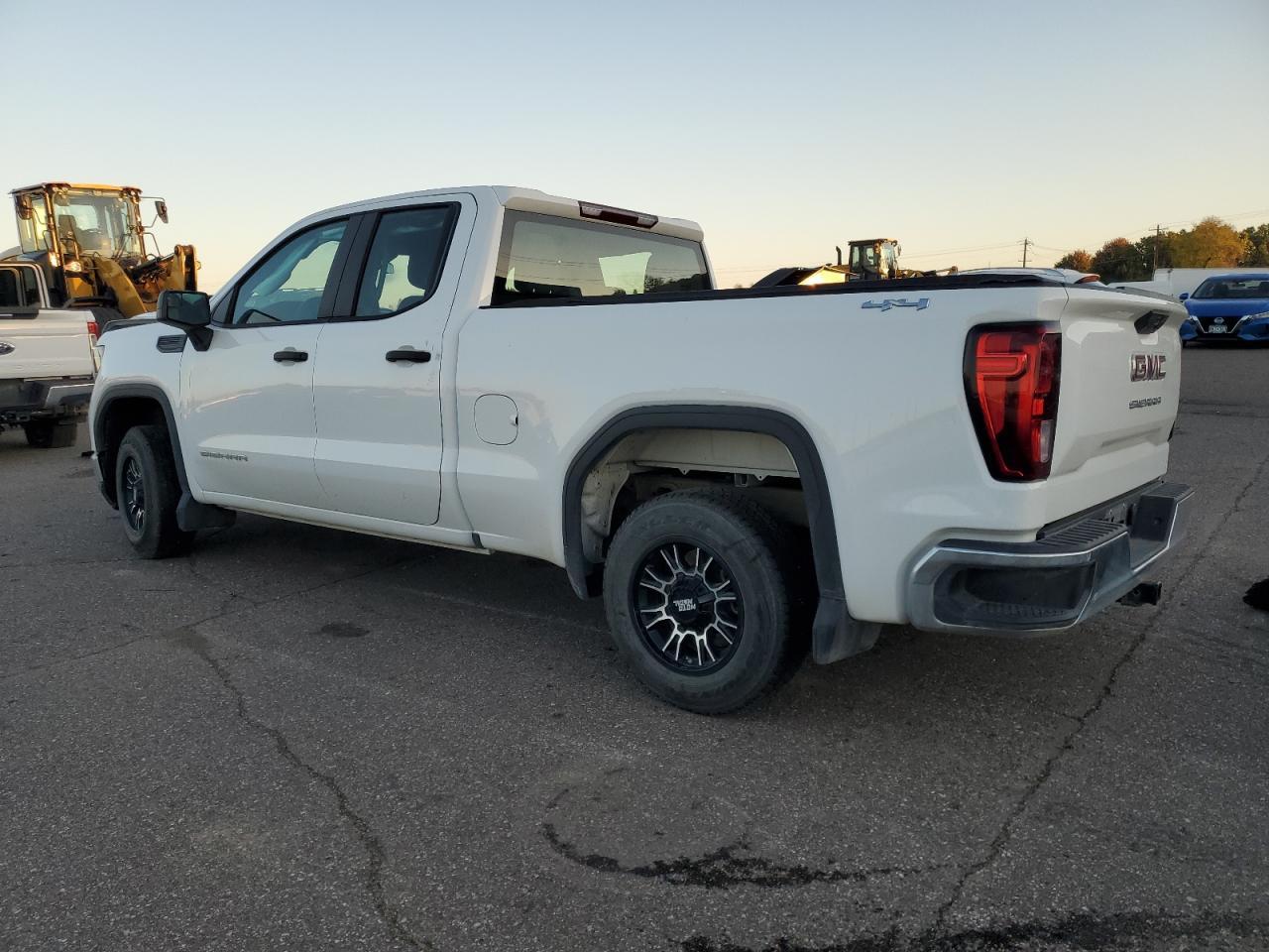 2023 GMC Sierra