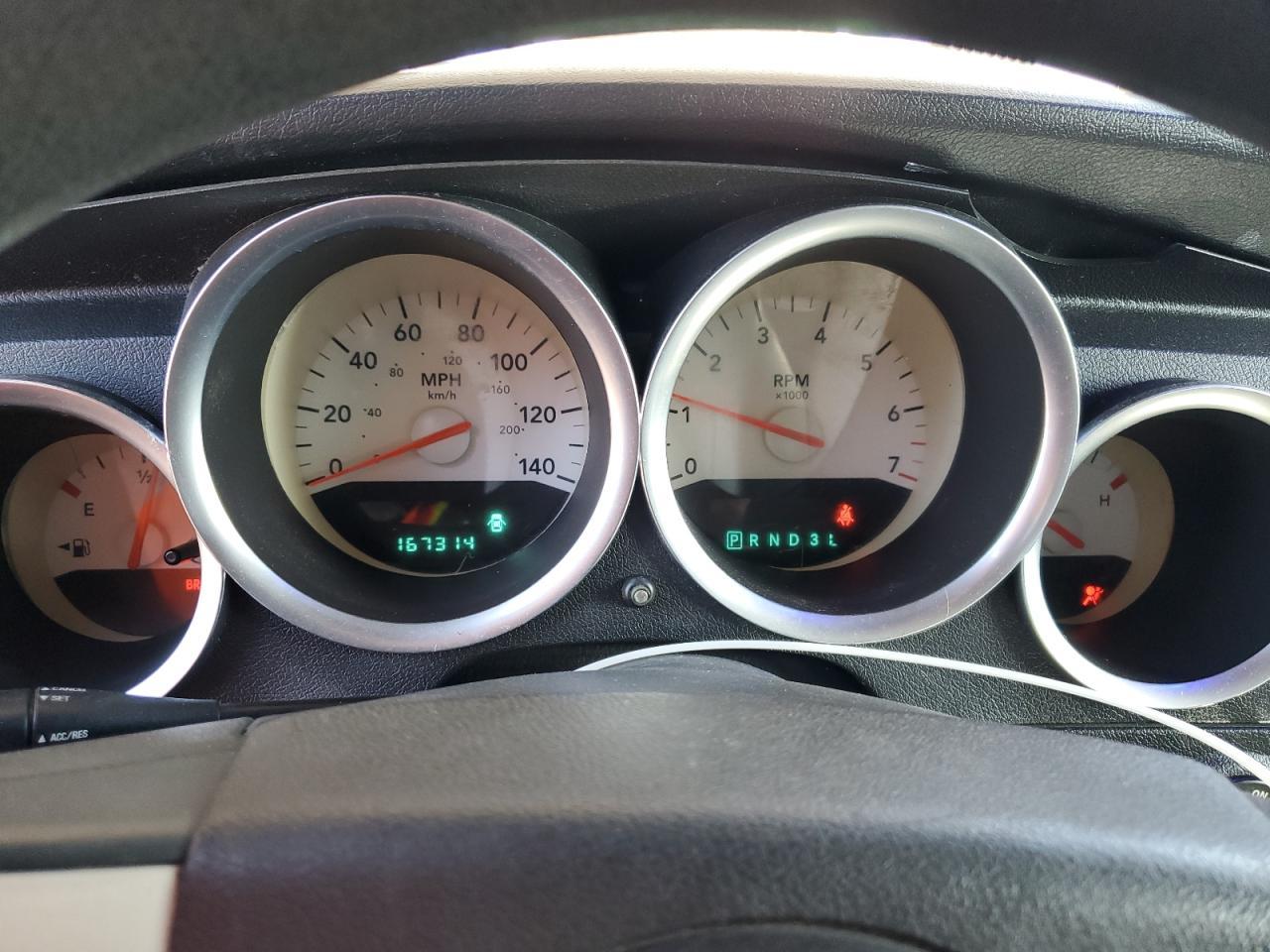 2005 DODGE MAGNUM