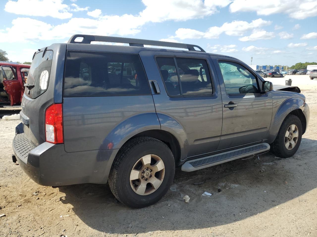 2011 NISSAN PATHFINDER