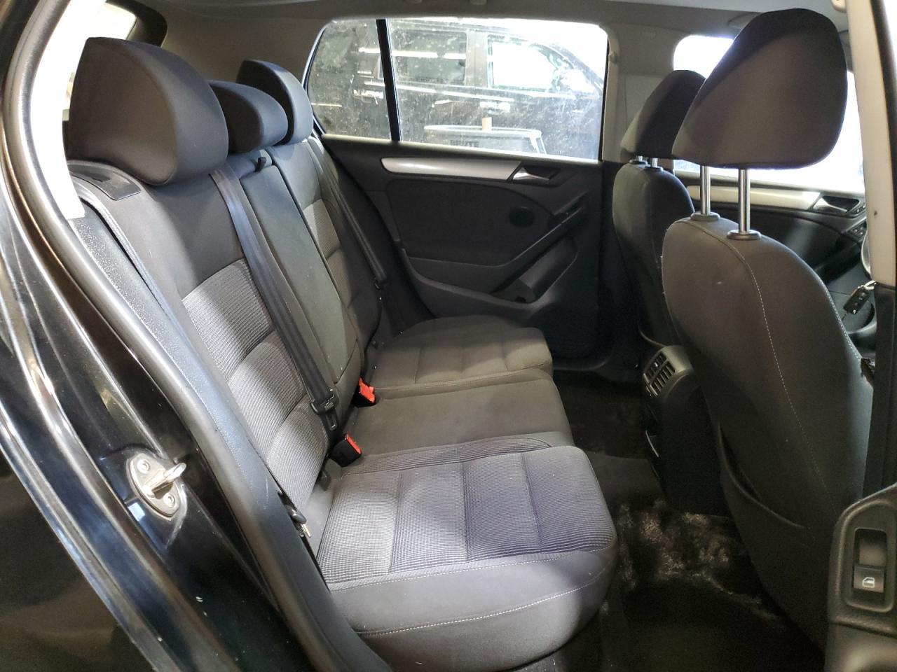 2013 VOLKSWAGEN GOLF