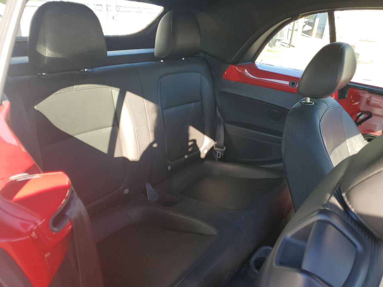 2013 VOLKSWAGEN Beetle