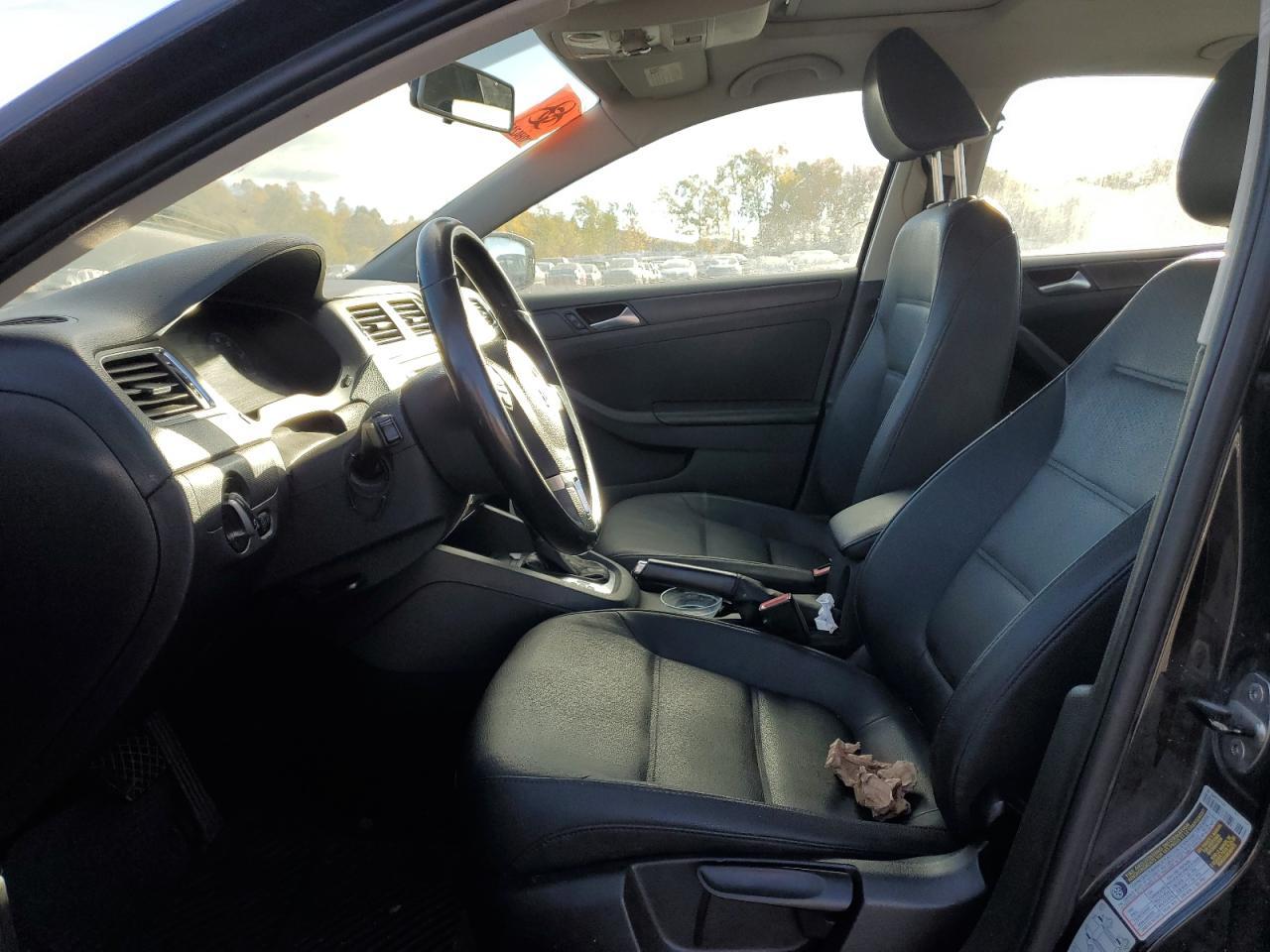 2011 VOLKSWAGEN JETTA