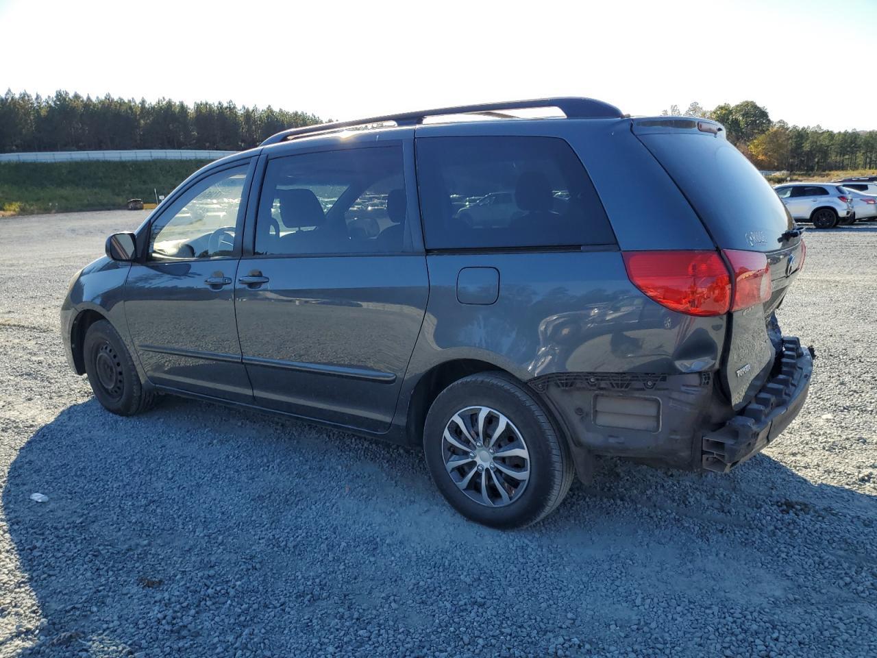 2010 TOYOTA SIENNA