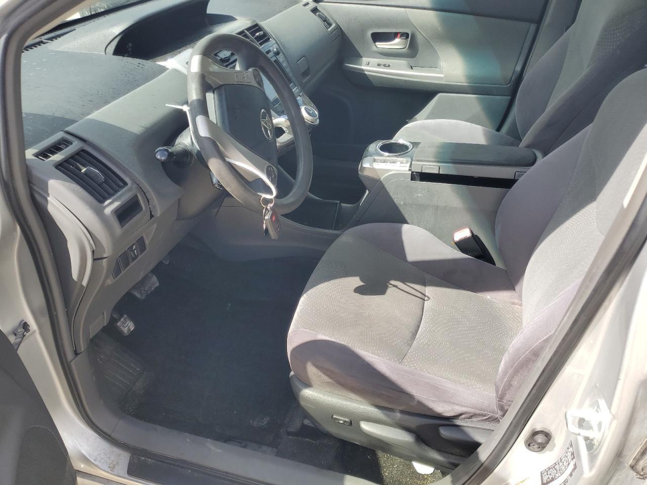2013 TOYOTA PRIUS V