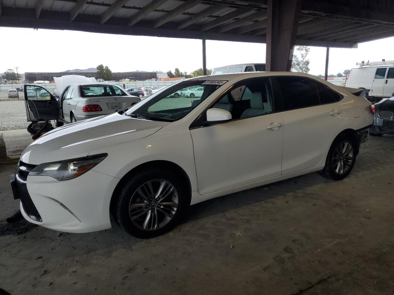 2016 TOYOTA CAMRY