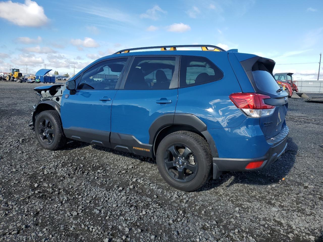 2022 SUBARU FORESTER