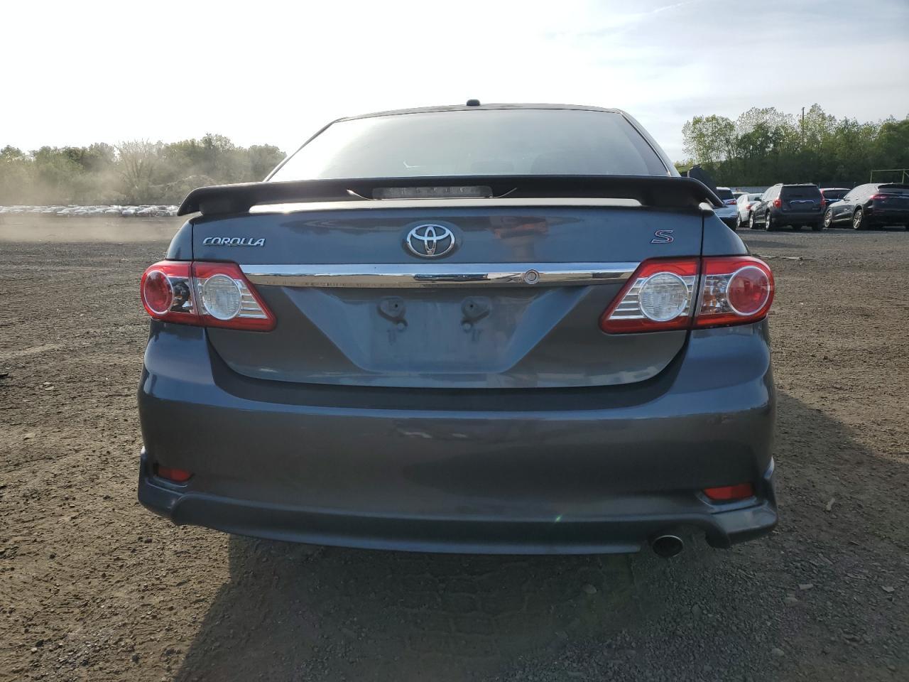 2011 TOYOTA COROLLA