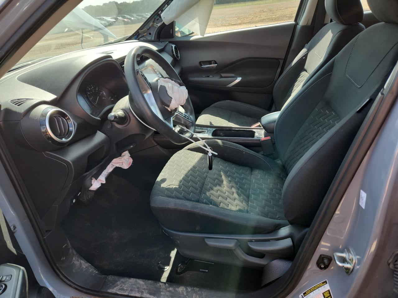 2023 NISSAN KICKS