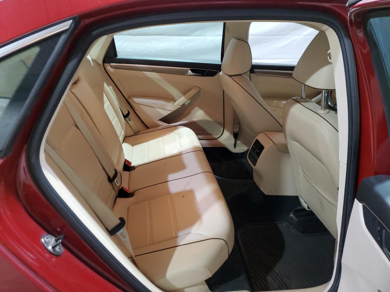 2017 VOLKSWAGEN Passat
