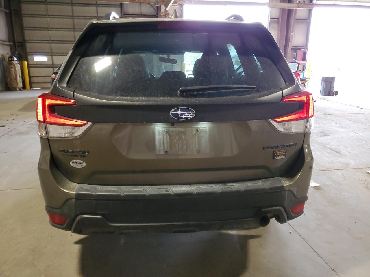 2022 SUBARU FORESTER