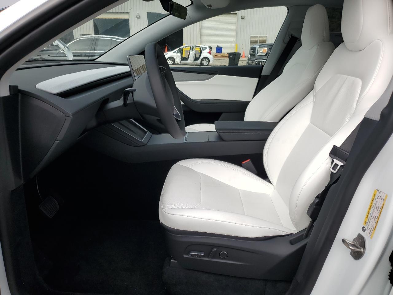 2026 TESLA MODEL Y