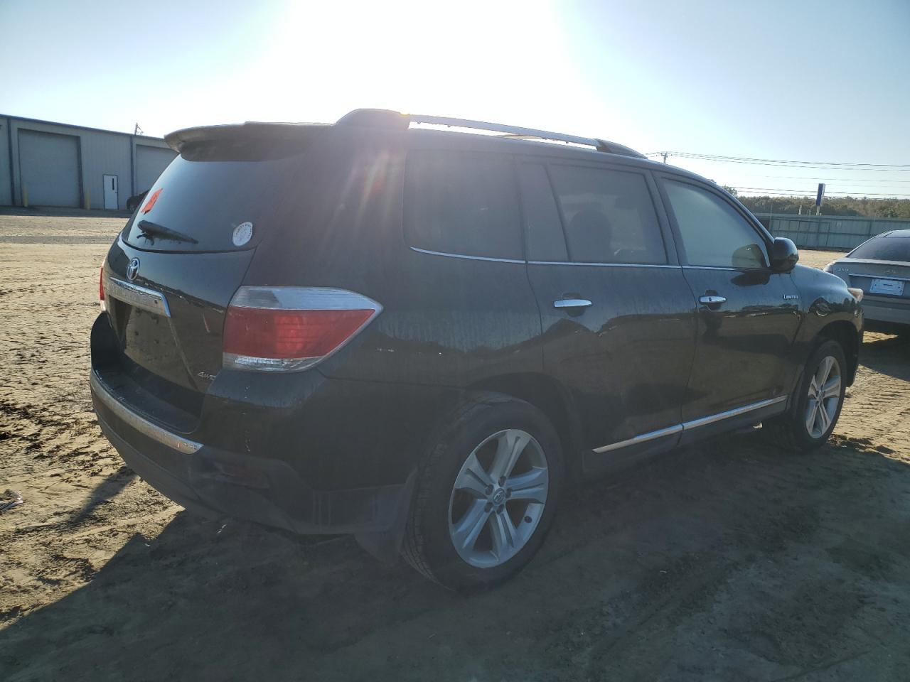 2013 TOYOTA HIGHLANDER