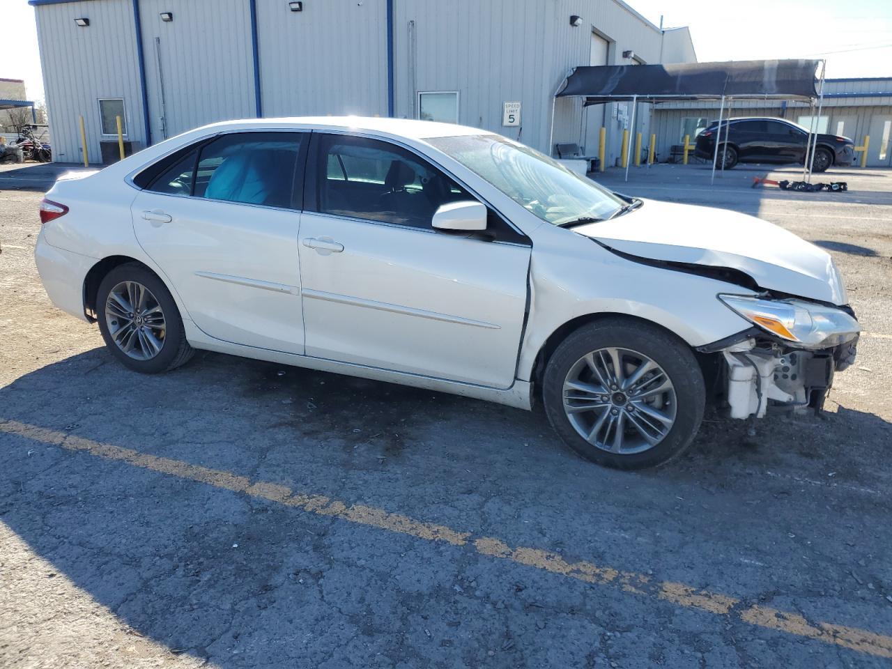 2016 TOYOTA CAMRY
