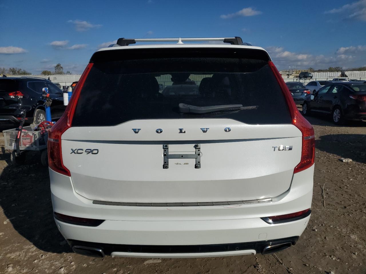 2017 VOLVO XC90