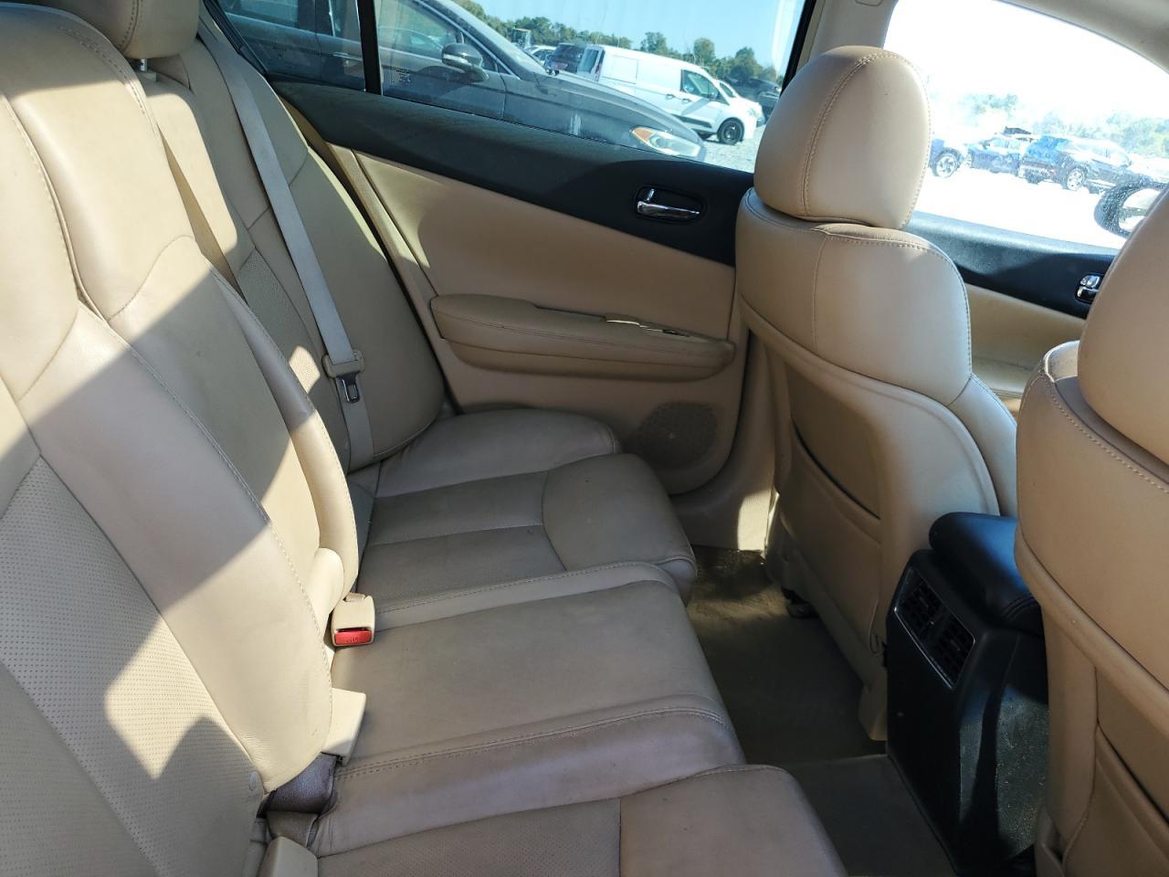 2011 NISSAN Maxima