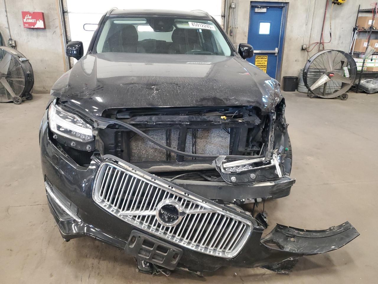2019 VOLVO XC90