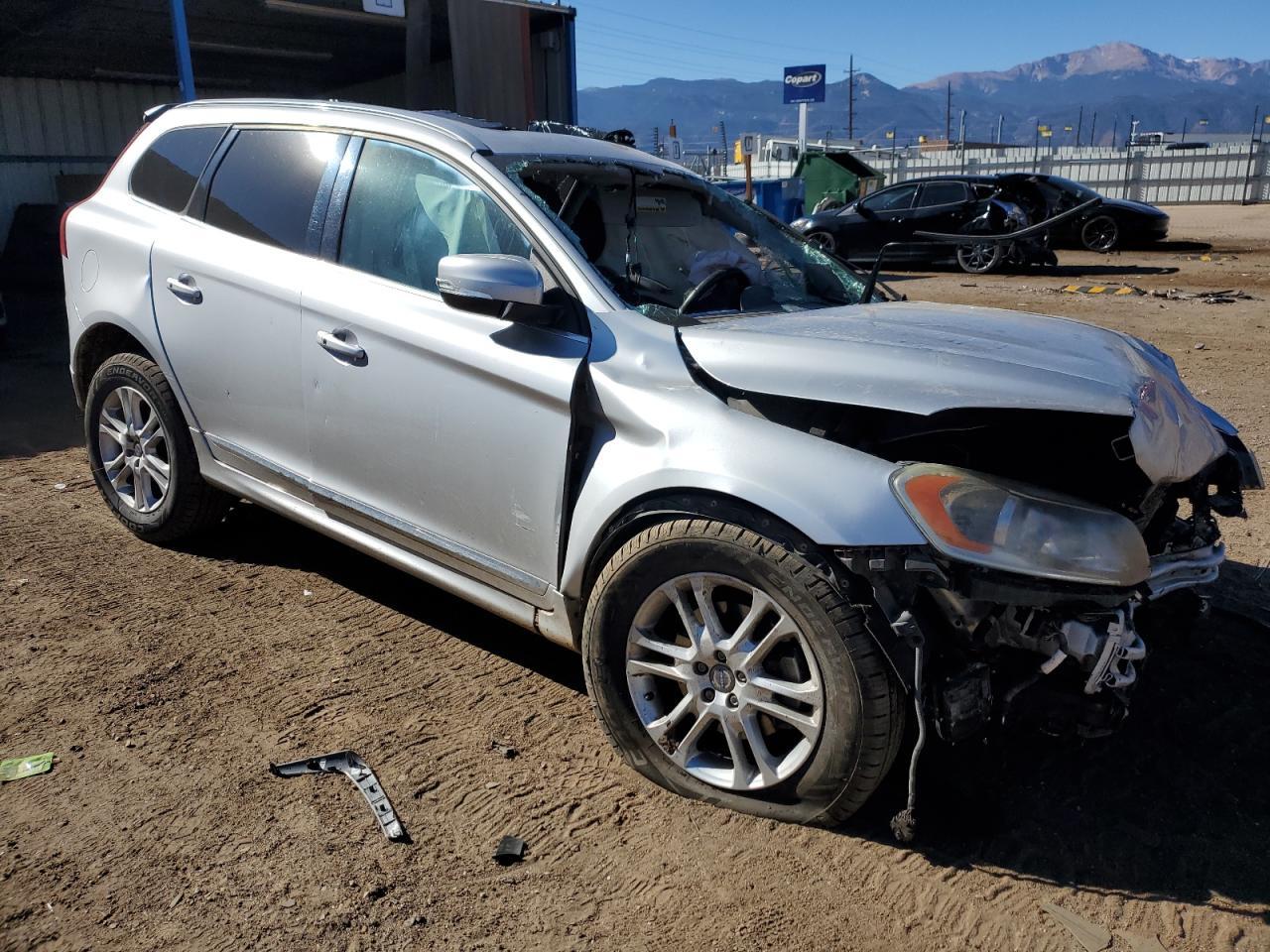 2016 VOLVO XC60