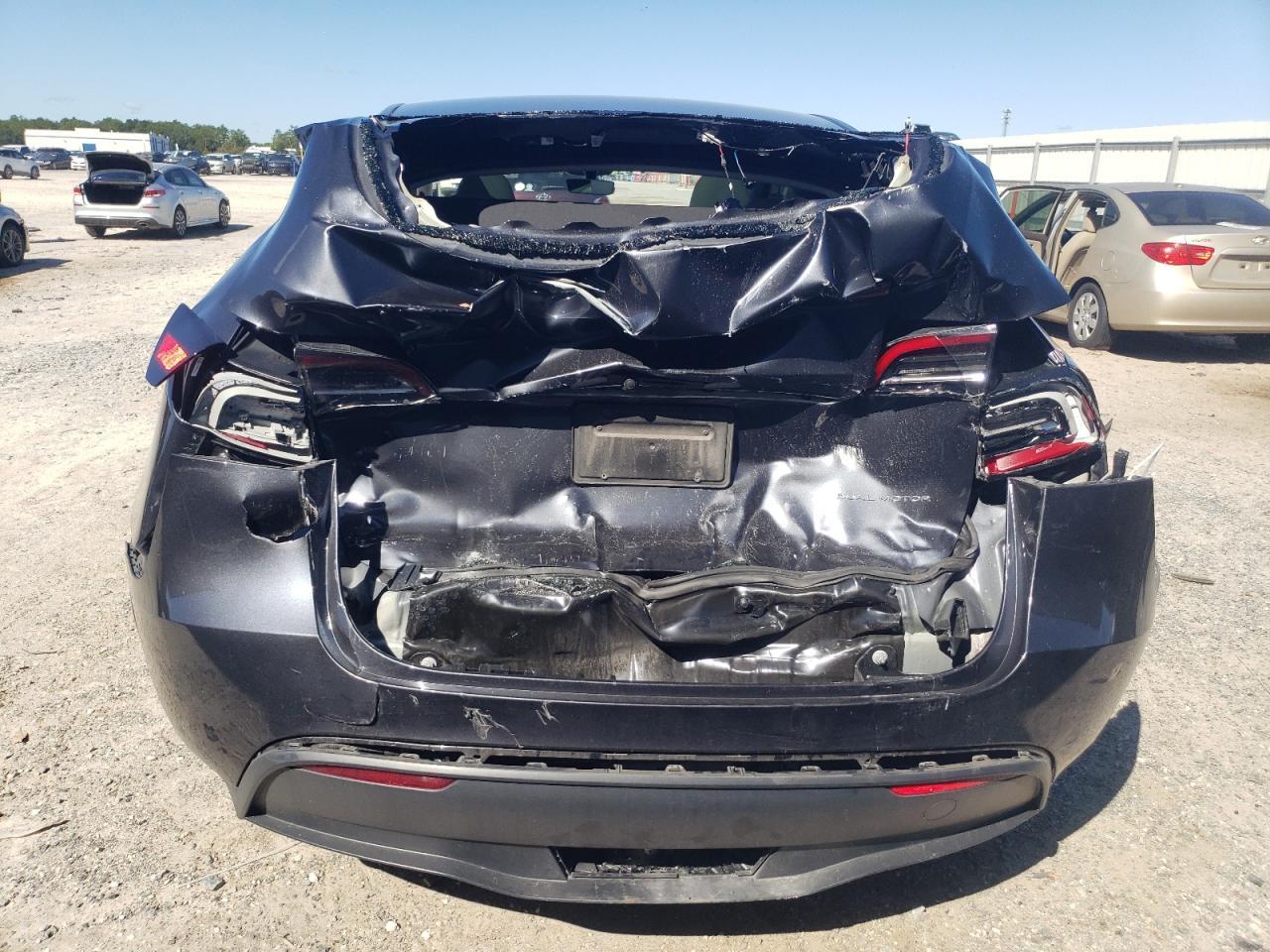 2024 TESLA MODEL Y