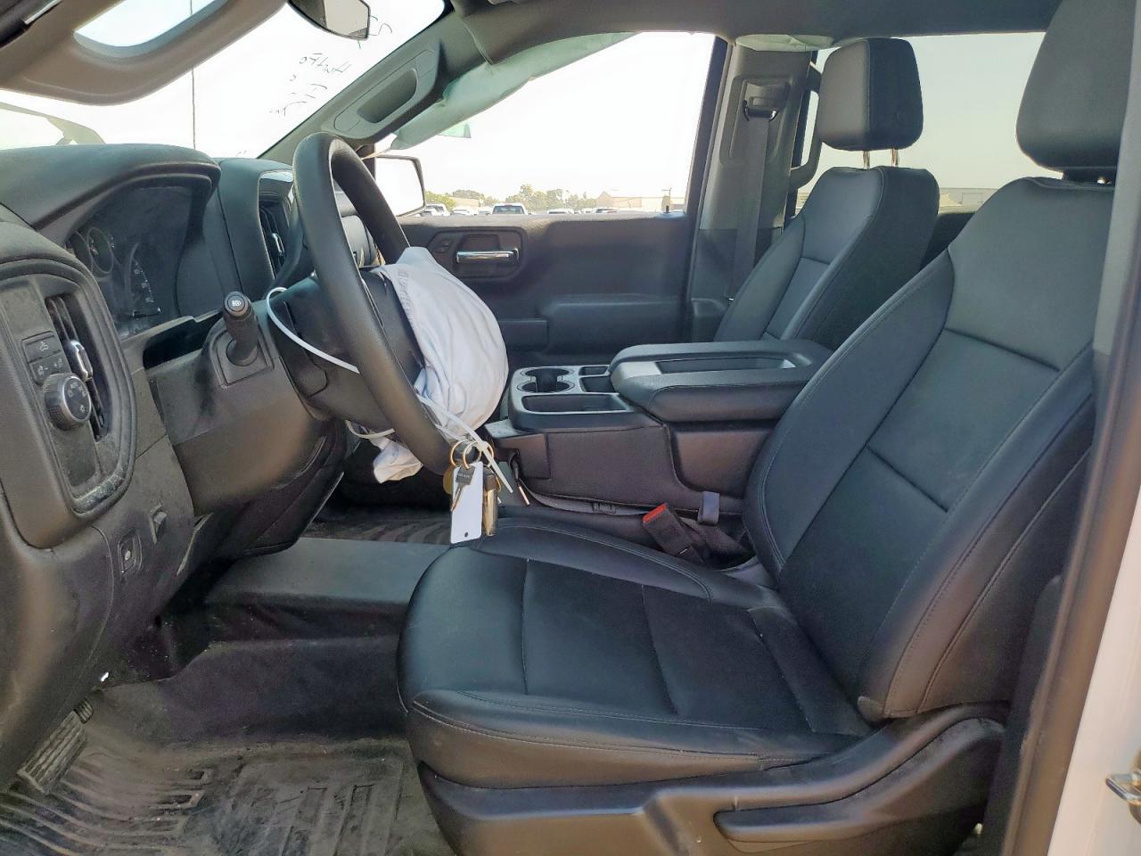 2024 CHEVROLET Silverado