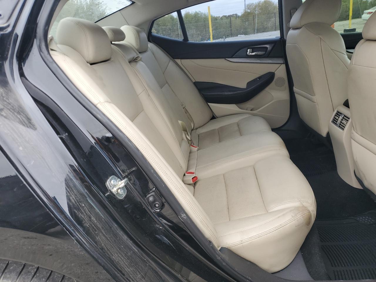 2017 NISSAN Maxima