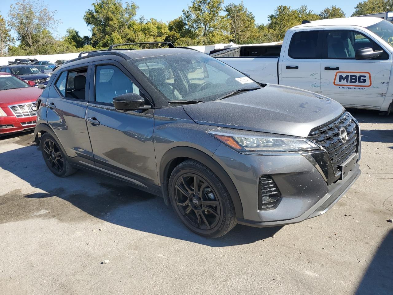 2023 NISSAN KICKS