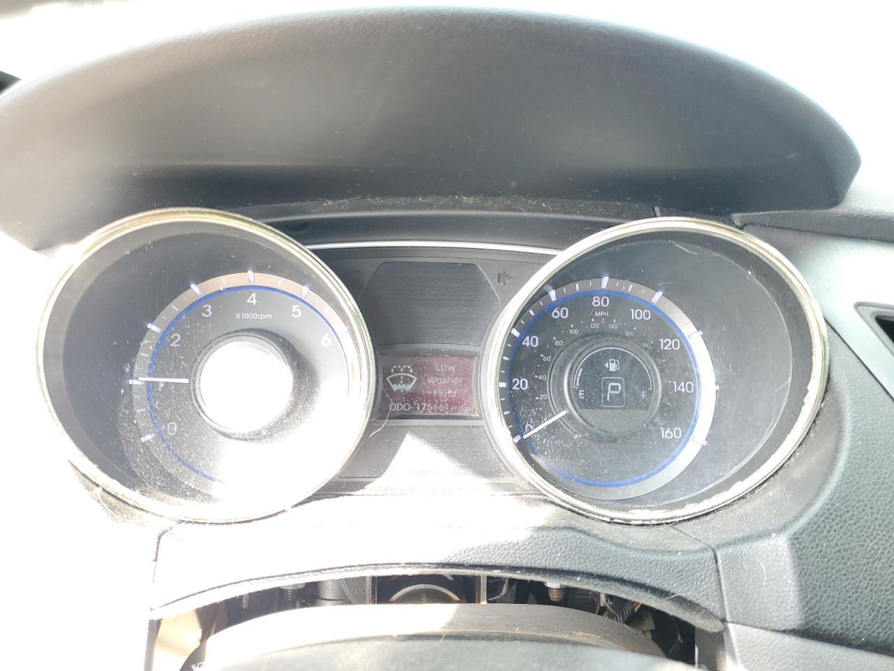 2011 HYUNDAI SONATA