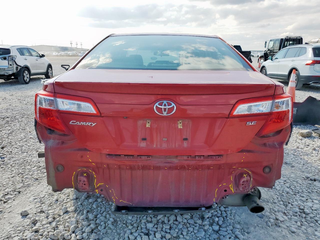 2014 TOYOTA CAMRY