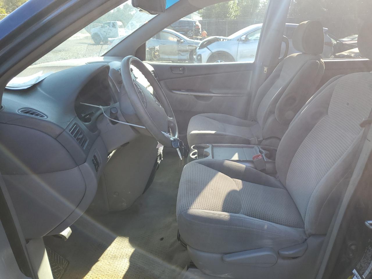 2006 TOYOTA SIENNA