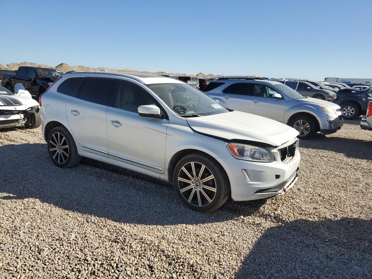 2015 VOLVO XC60