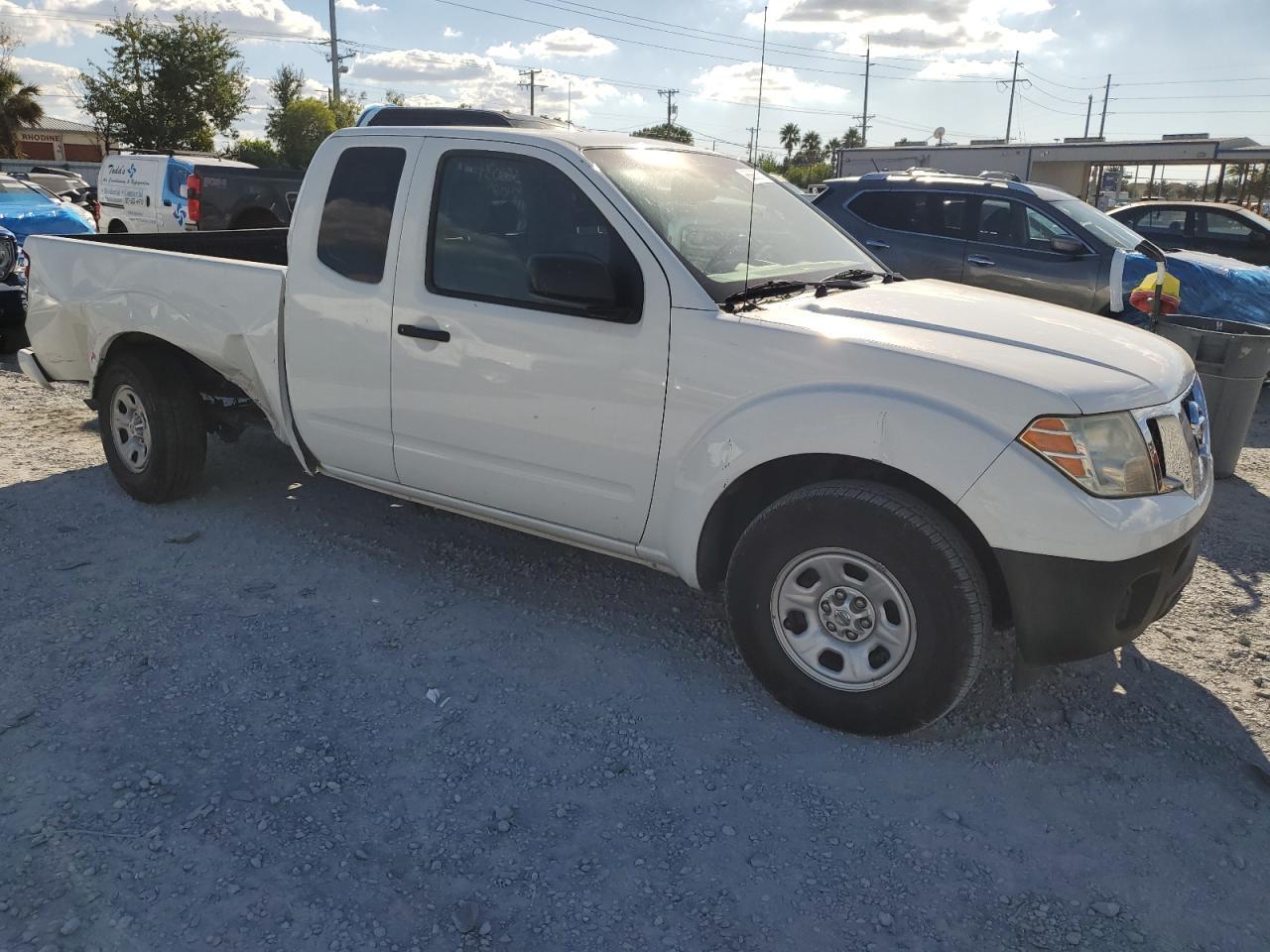 2017 NISSAN Frontier