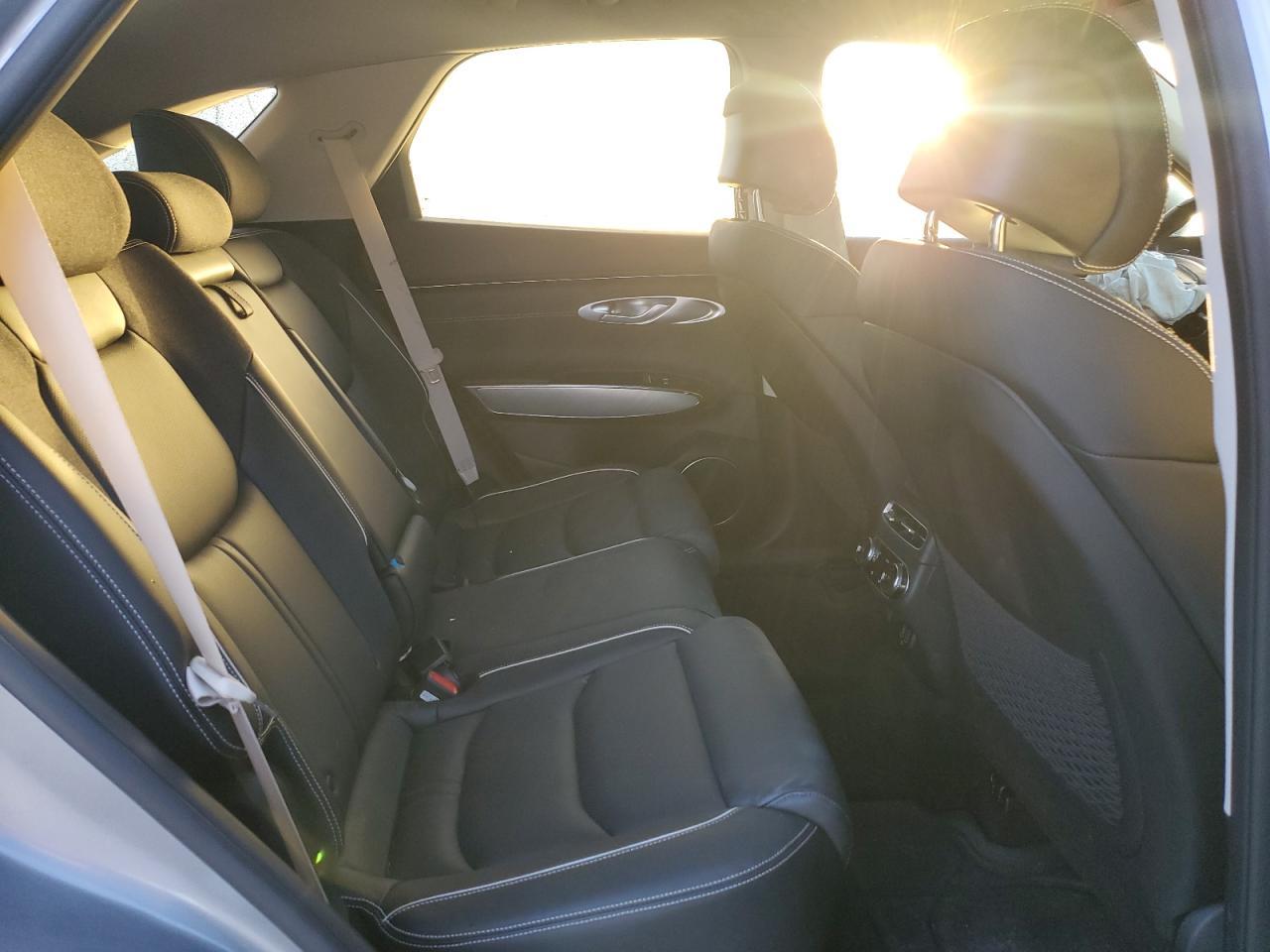 2024 GENESIS GV70