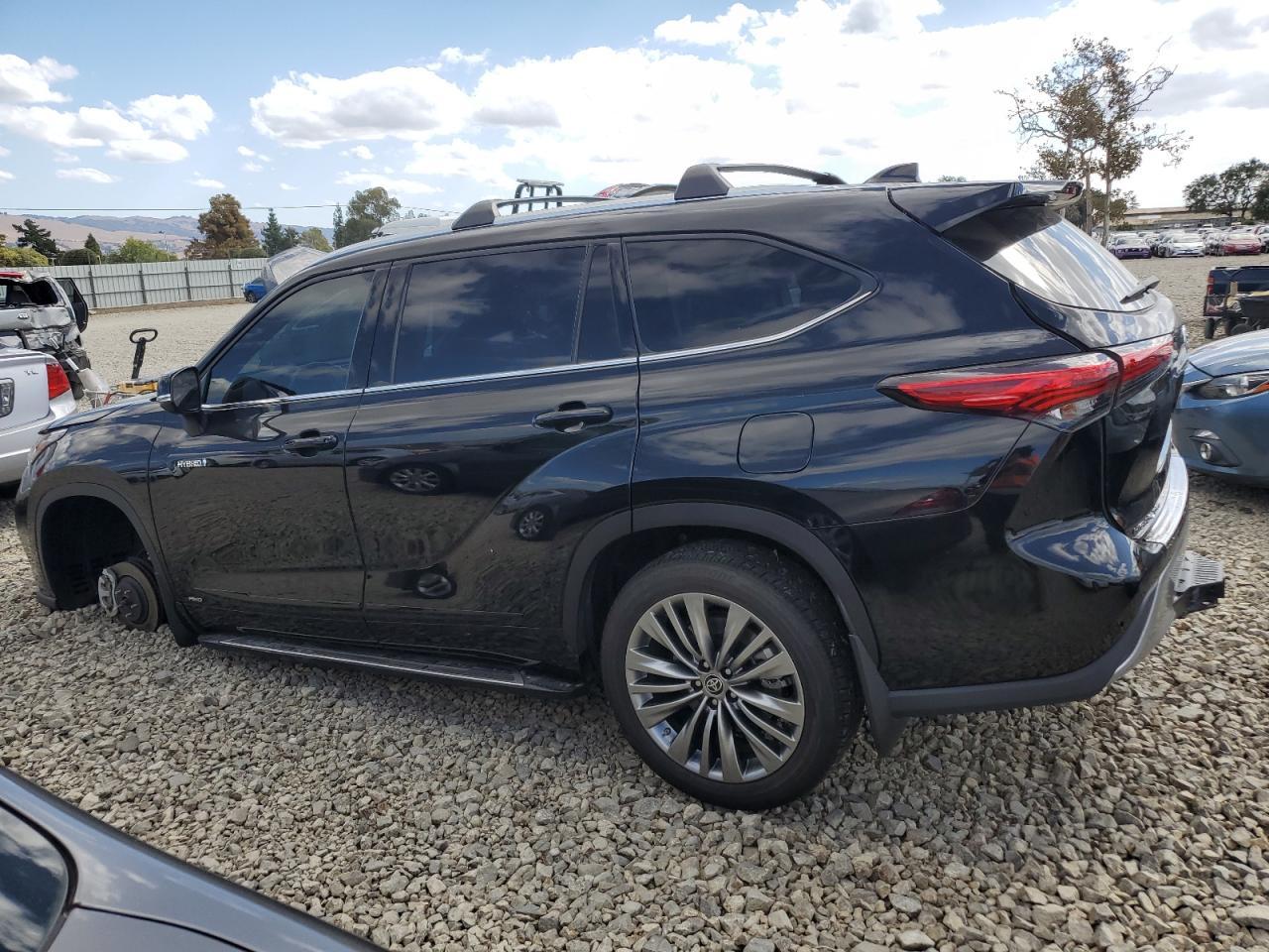 2020 TOYOTA HIGHLANDER