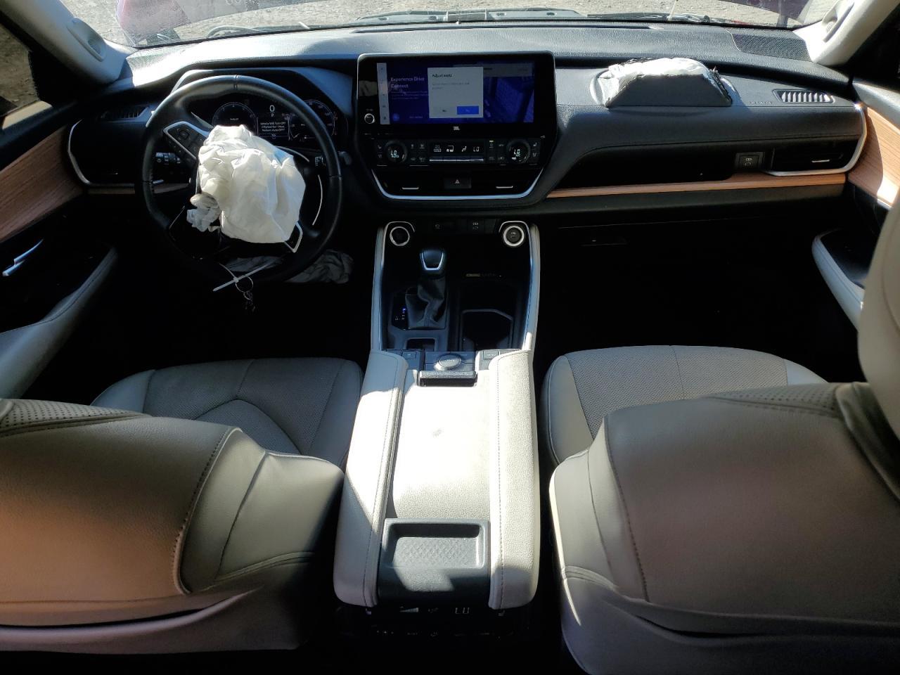 2024 TOYOTA HIGHLANDER