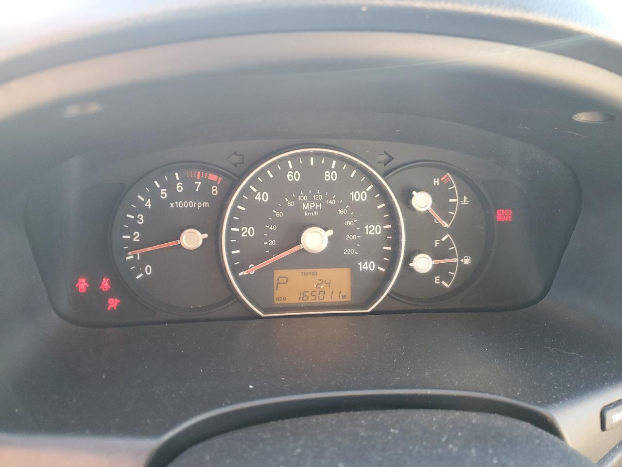 2010 KIA RONDO