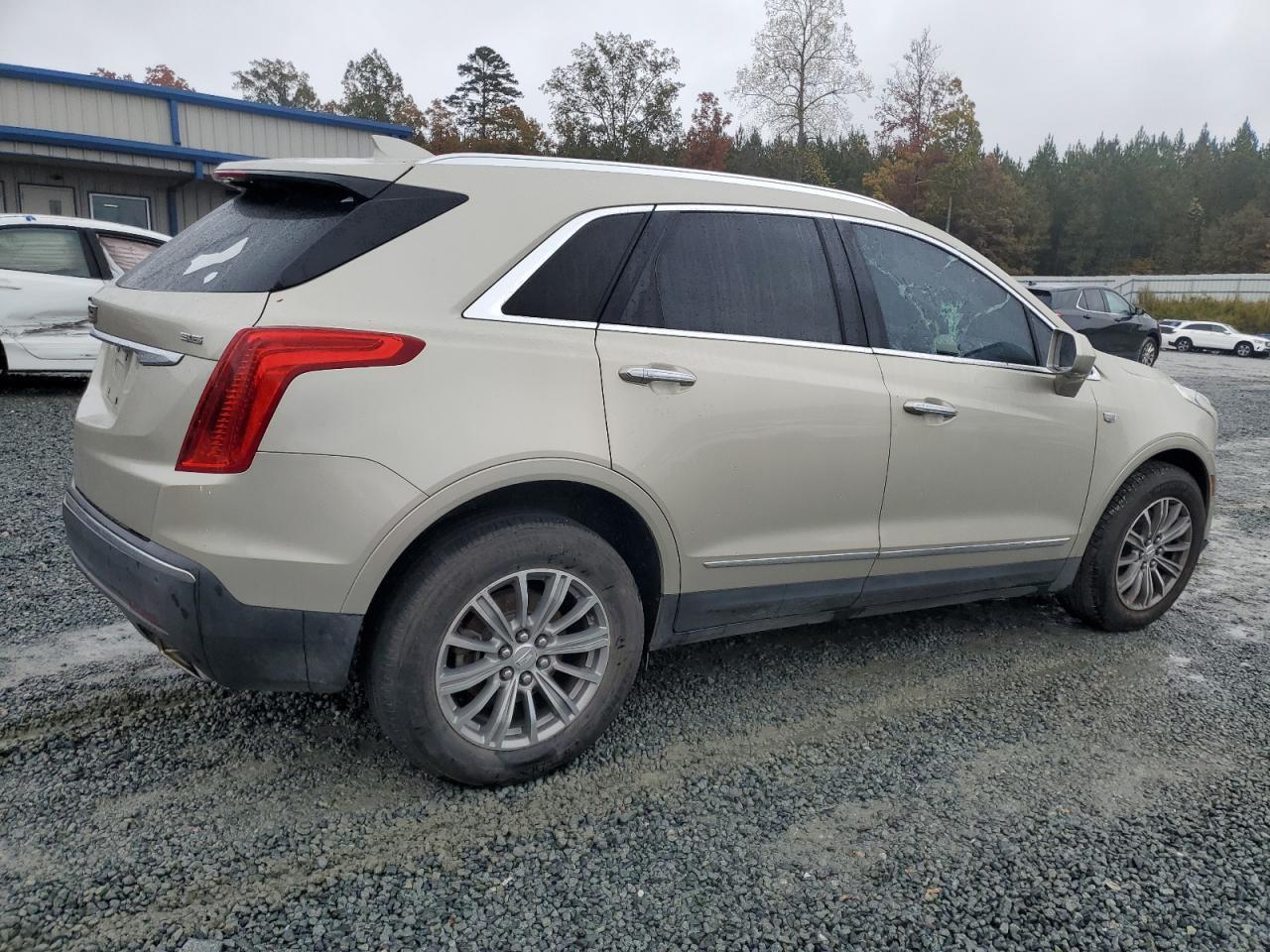 2017 CADILLAC XT5