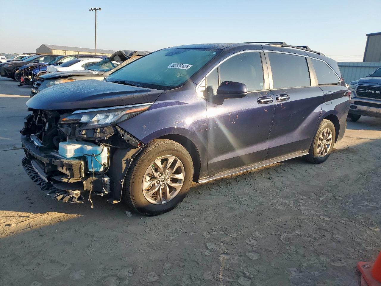 2023 TOYOTA SIENNA
