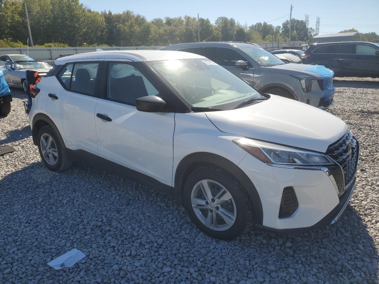 2024 NISSAN KICKS