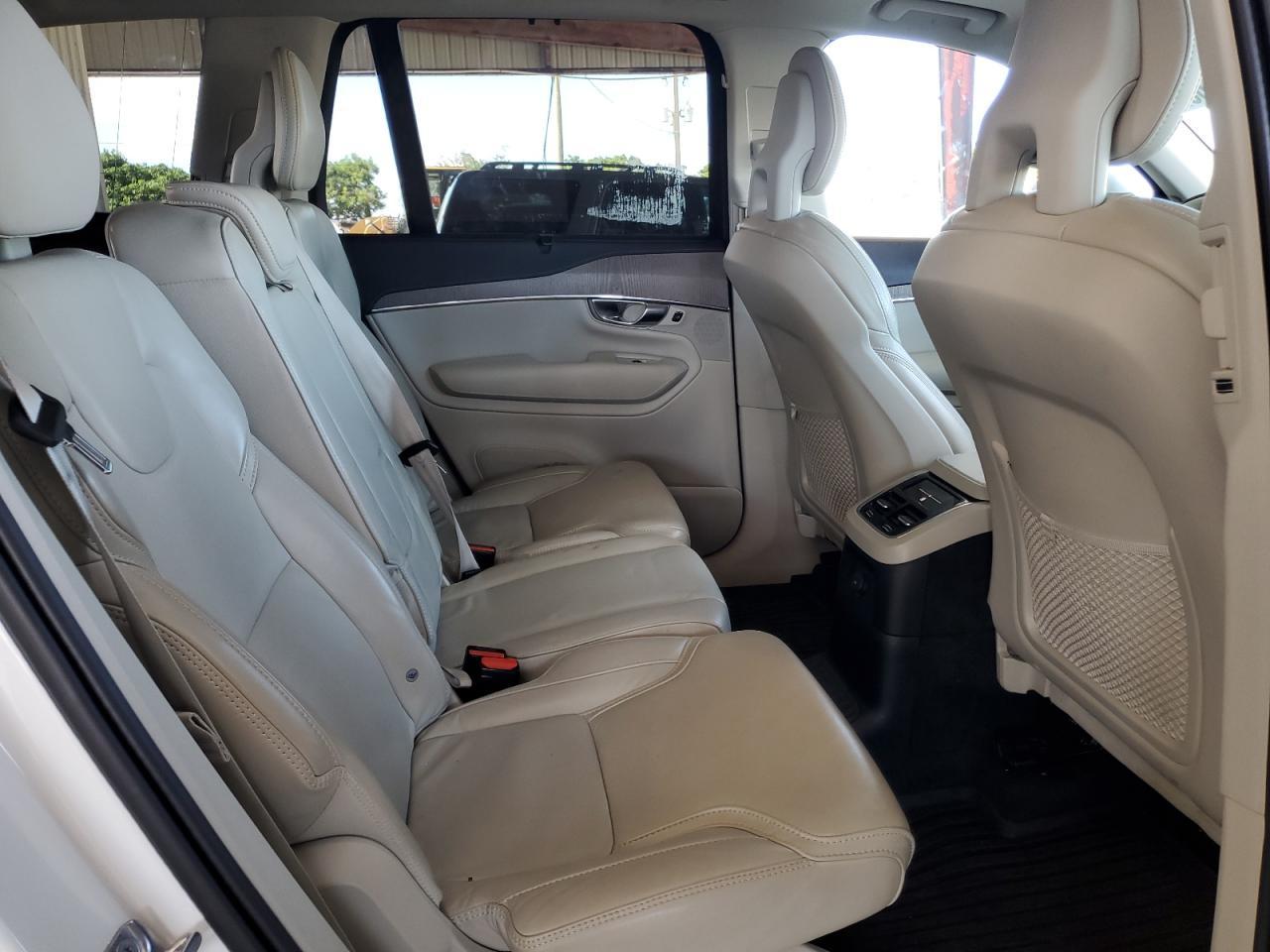 2021 VOLVO XC90