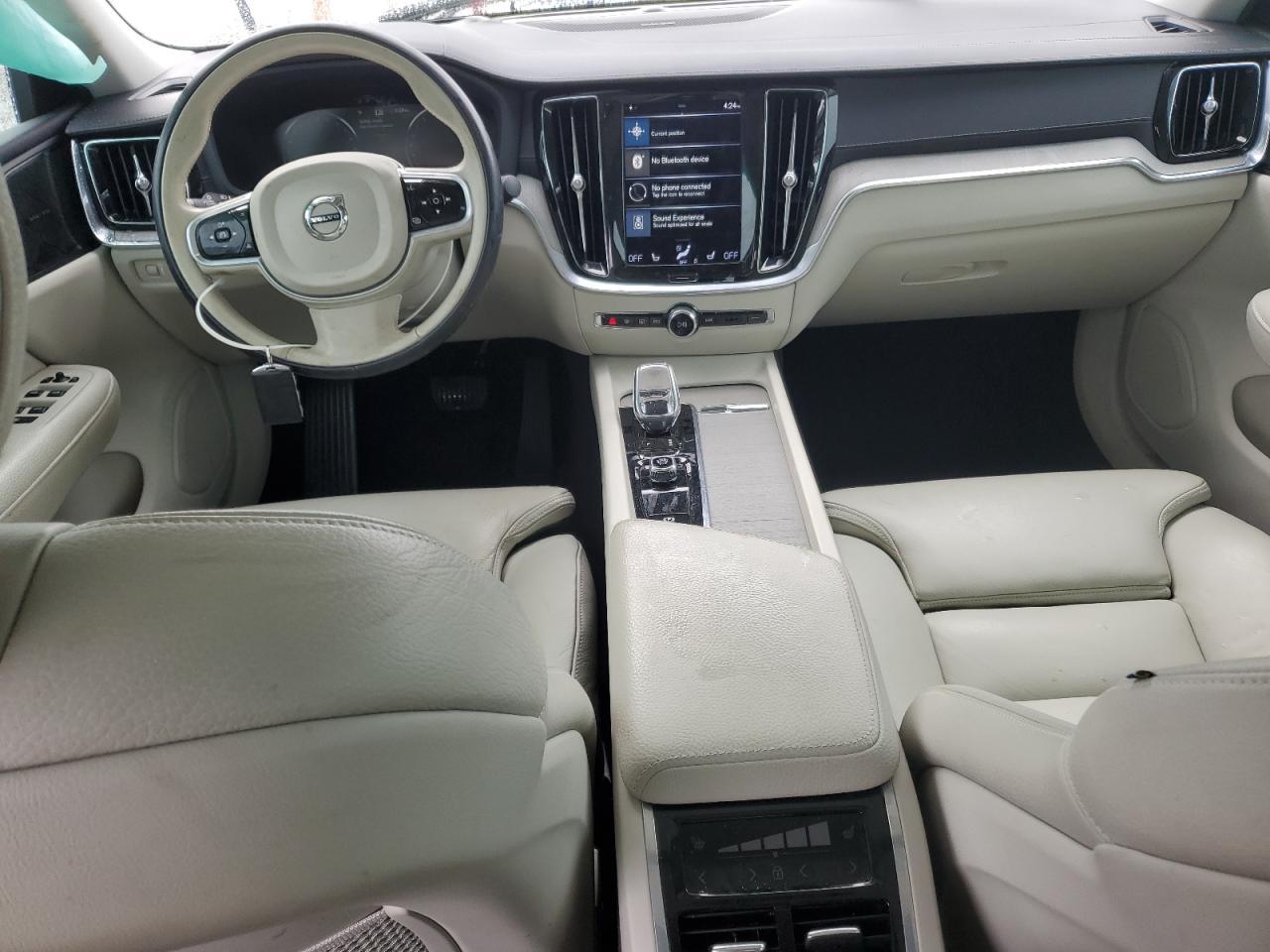 2022 VOLVO S60