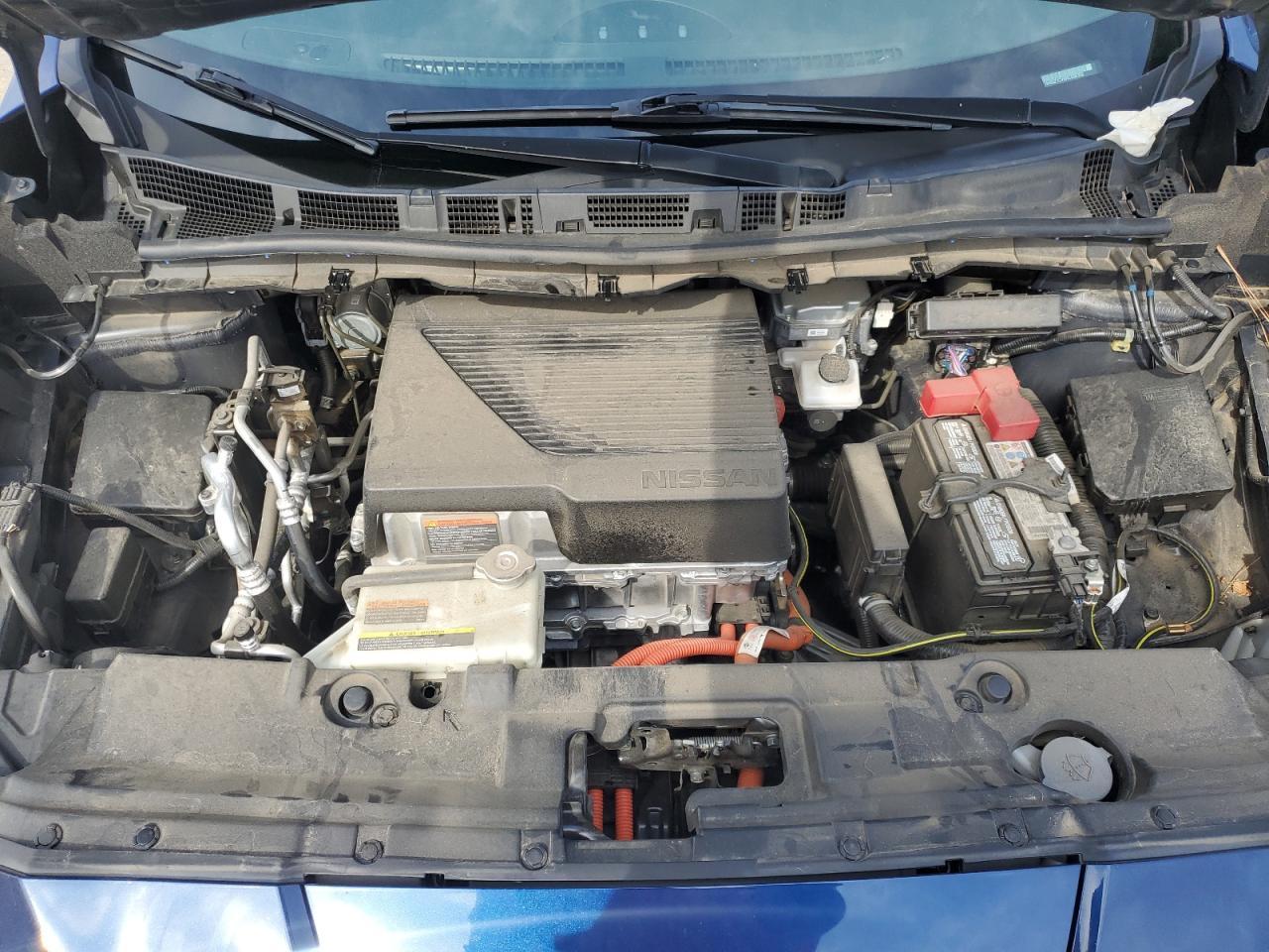 2022 NISSAN LEAF